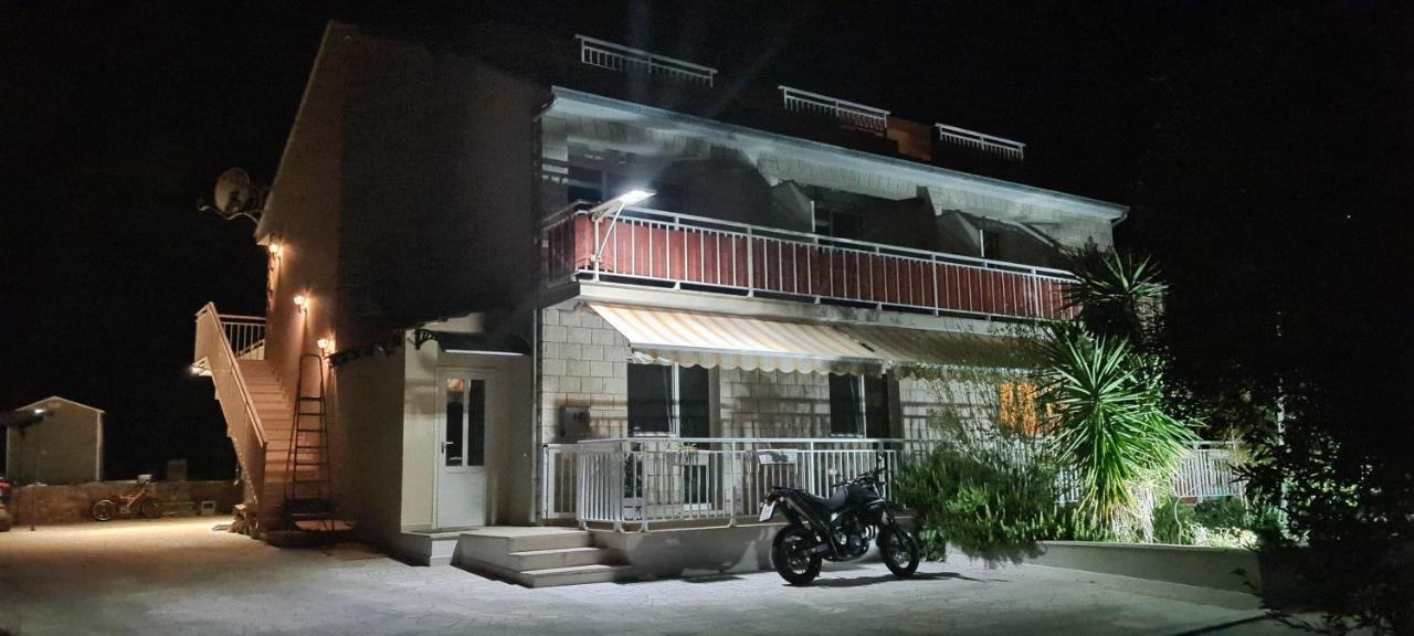Luxury Apartments Oasis Lumbarda Extérieur photo