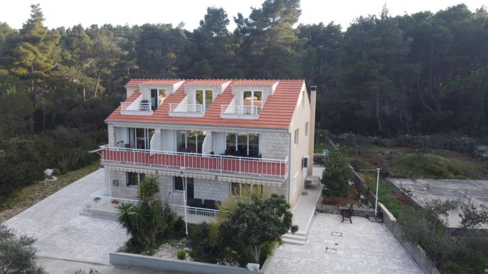 Luxury Apartments Oasis Lumbarda Extérieur photo