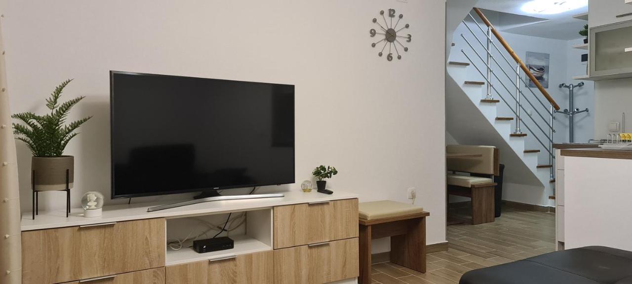 Luxury Apartments Oasis Lumbarda Extérieur photo
